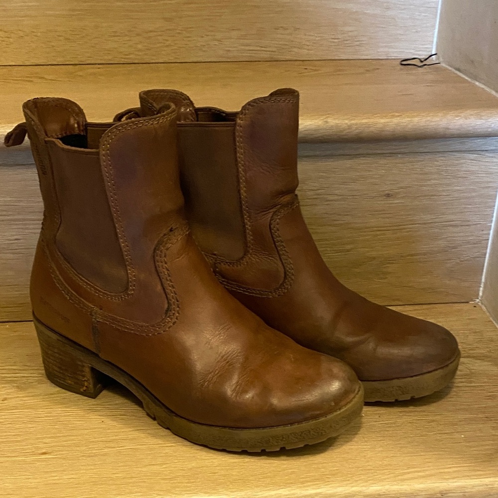 Cougar Chestnut Ankle Booties